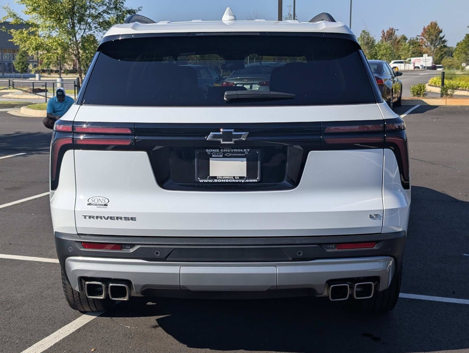 Used 2024 Chevrolet Traverse LT w/ Trailering Package FWD image 8