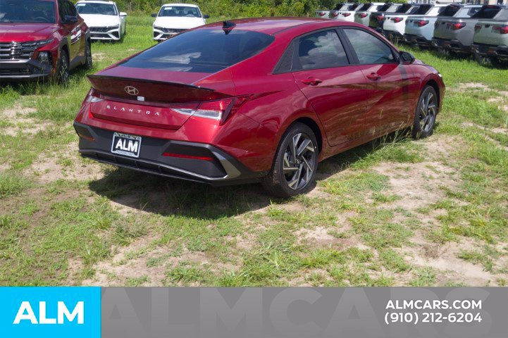 Used 2025 Hyundai Elantra Sport FWD image 5