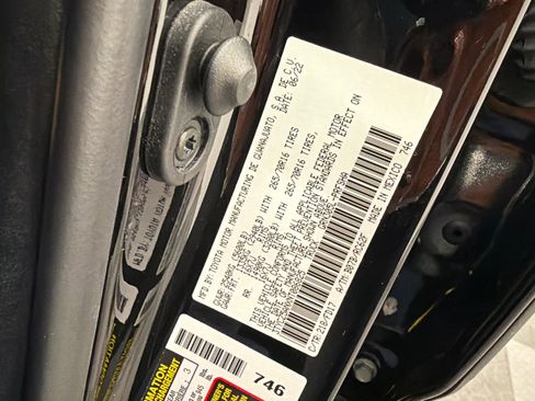 Used 2022 Toyota Tacoma TRD Off-Road image 34