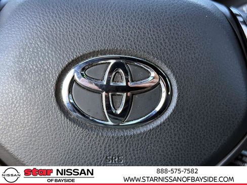 Used 2019 Toyota C-HR XLE image 20