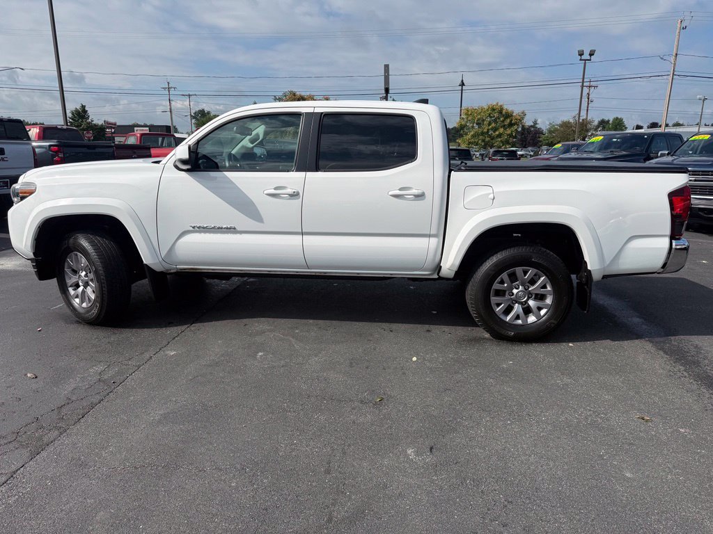 Used 2018 Toyota Tacoma SR5 AWD/4WD image 8