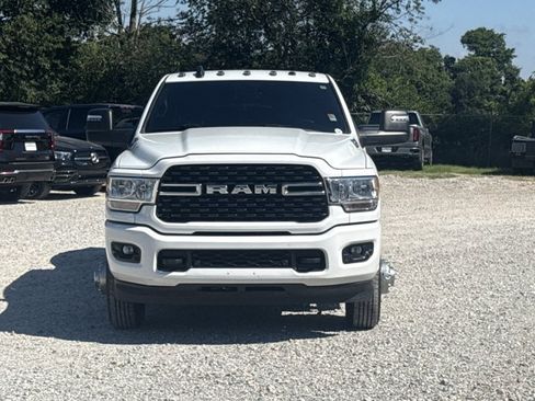 Used 2024 RAM 3500 Big Horn w/ Sport Appearance Package AWD/4WD image 2