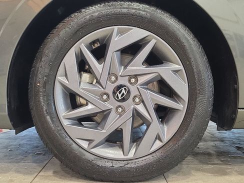 Used 2024 Hyundai Elantra SEL FWD image 13