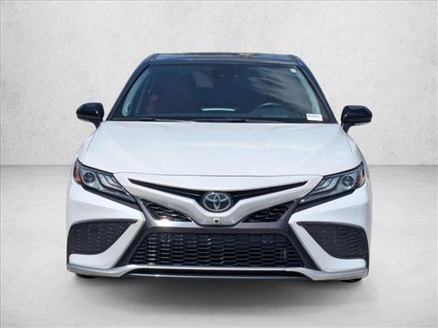 Used 2022 Toyota Camry XSE w/ Navigation Package FWD image 2