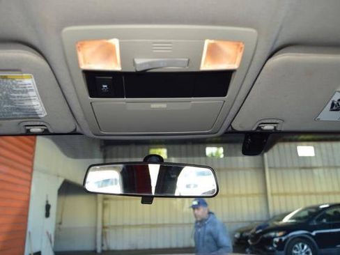 Used 2017 Toyota Tacoma SR image 28