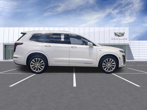 Certified 2023 Cadillac XT6 Premium Luxury w/ LPO, Floor Liner Package AWD/4WD image 9