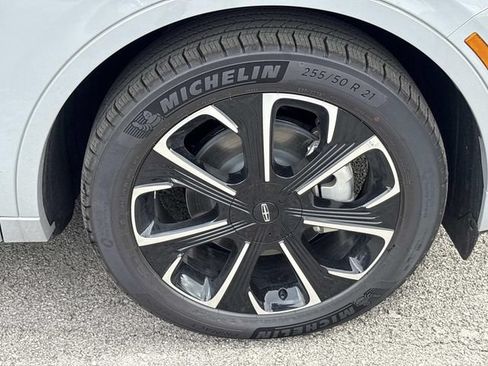 New 2026 Lincoln Nautilus Reserve AWD/4WD image 9