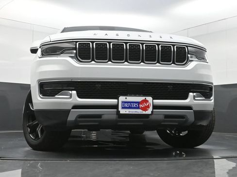 Used 2022 Jeep Wagoneer Series II RWD image 34