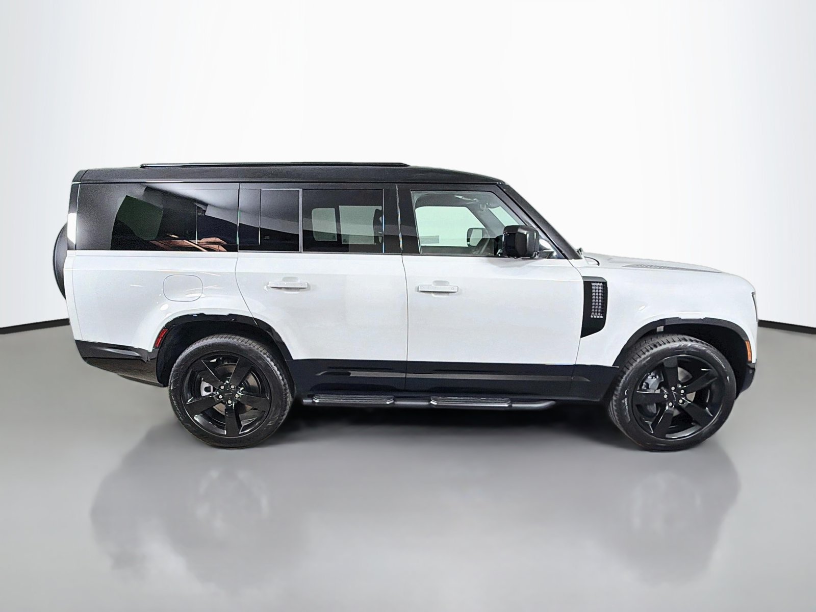 New 2026 Land Rover Defender 130 X-Dynamic SE AWD/4WD image 6