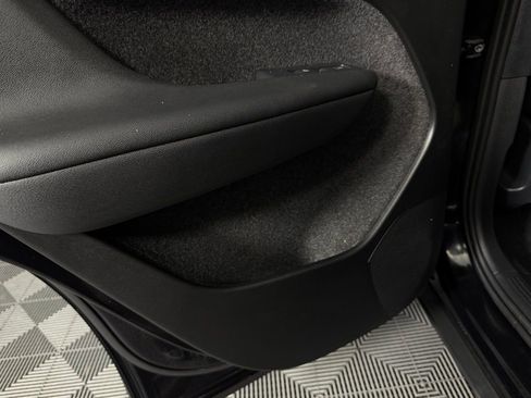 Used 2025 Volvo XC40 B5 Core image 27