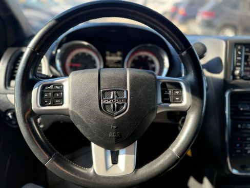 Used 2017 Dodge Grand Caravan GT FWD image 13
