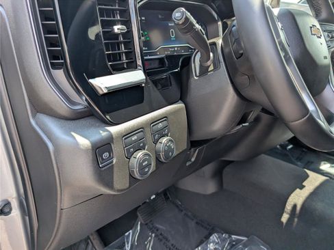 Used 2023 Chevrolet Silverado 1500 LT AWD/4WD image 21