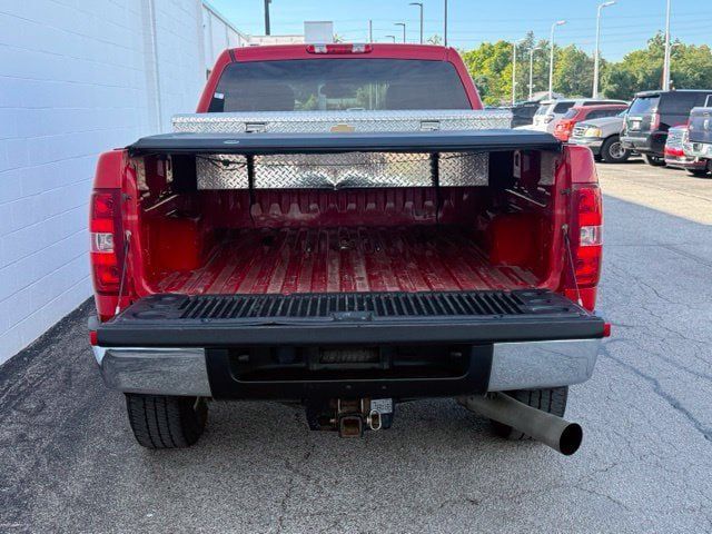 Used 2011 Chevrolet Silverado 2500 LT w/ Interior Plus Package AWD/4WD image 9