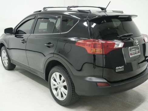 Used 2015 Toyota RAV4 Limited w/ Technology Package FWD image 6