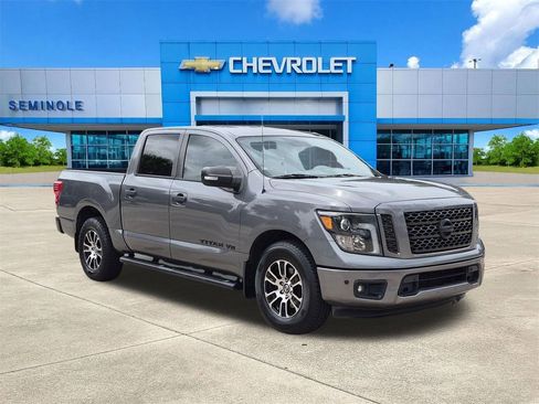 Used 2018 Nissan Titan SV w/ SV Convenience Package RWD image 1