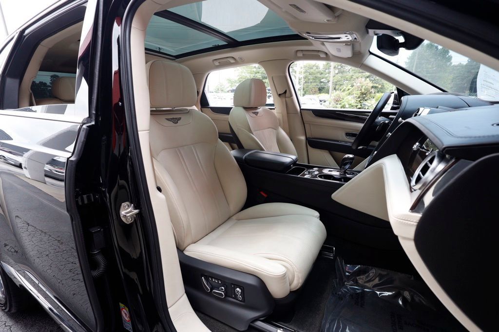 Used 2019 Bentley Bentayga AWD/4WD image 41