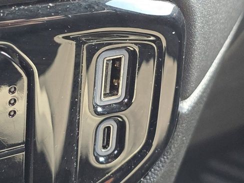 Used 2023 Chevrolet Silverado 1500 LT image 13