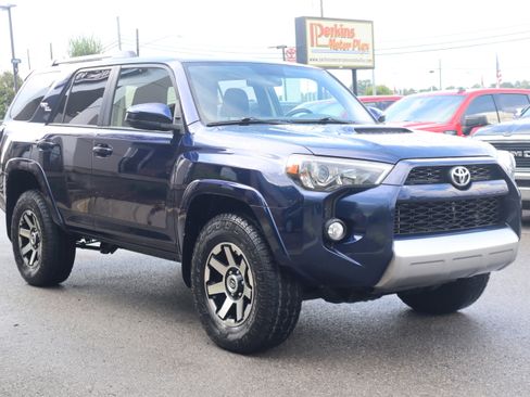 Used 2018 Toyota 4Runner TRD Off-Road image 5