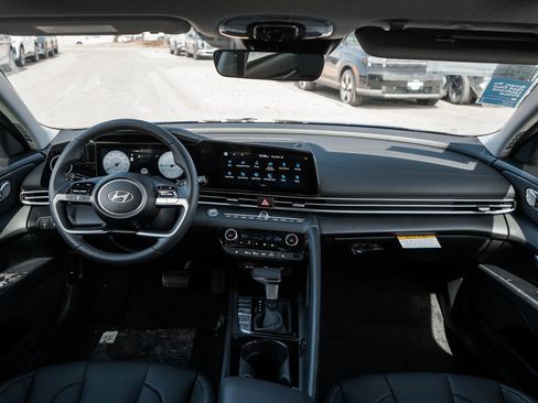 New 2026 Hyundai Elantra Limited image 11