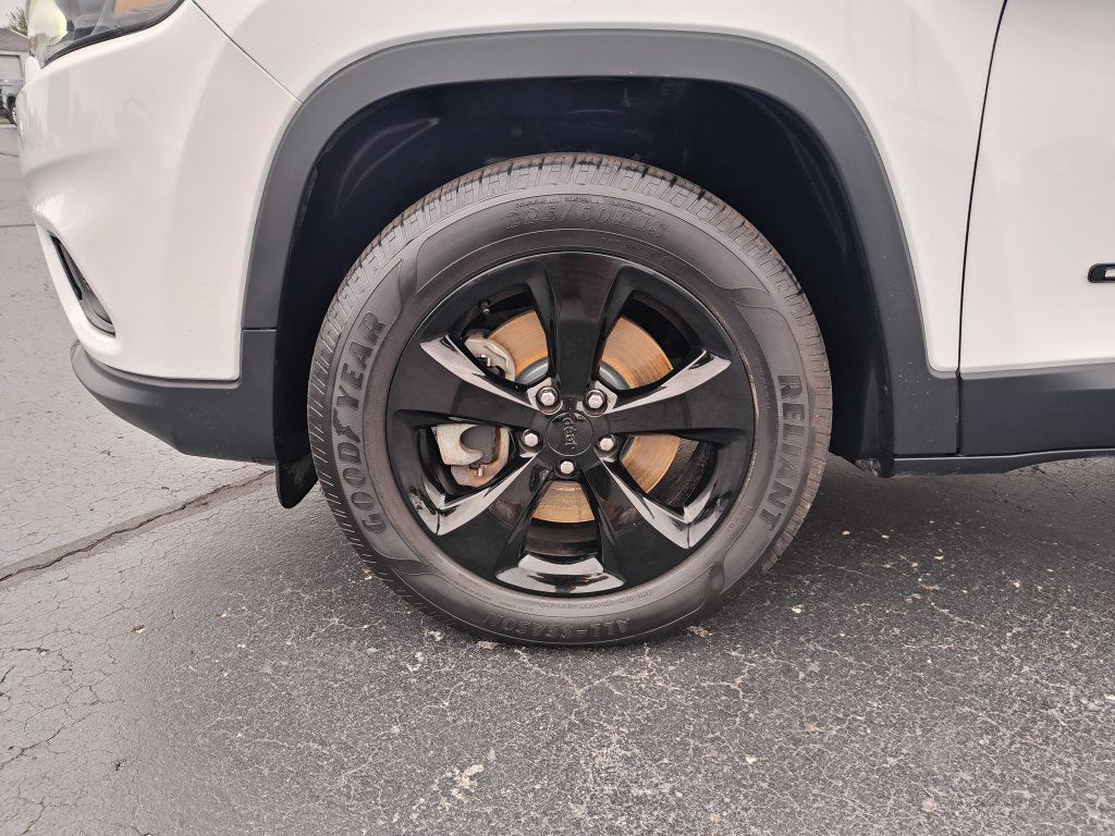 Used 2020 Jeep Cherokee Latitude Plus AWD/4WD image 10