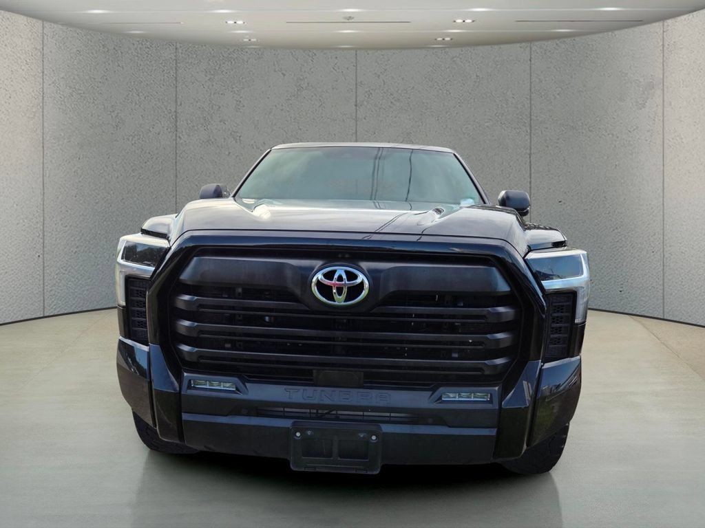 Used 2022 Toyota Tundra SR5 w/ SR5 Premium Package RWD image 8