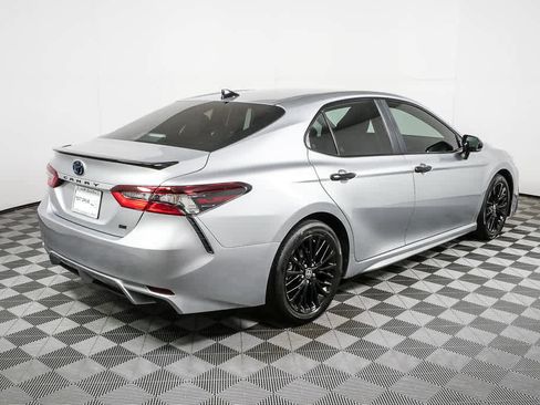 Used 2022 Toyota Camry SE w/ Convenience Package FWD image 3
