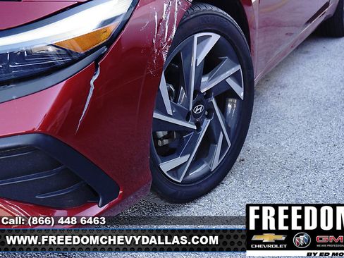 Used 2025 Hyundai Elantra Sport image 10