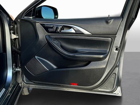 Used 2017 INFINITI QX30 Premium w/ Navigation Package image 18