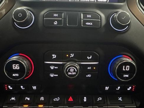 Used 2020 Chevrolet Silverado 1500 High Country w/ Technology Package AWD/4WD image 19