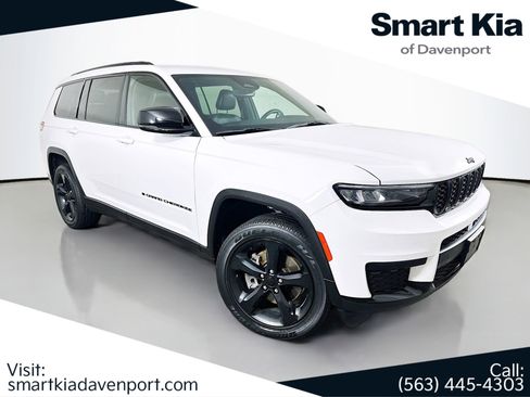 Used 2022 Jeep Grand Cherokee L Laredo image 1