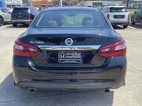 Used 2018 Nissan Altima 2.5 S w/ S Convenience Package FWD image 3