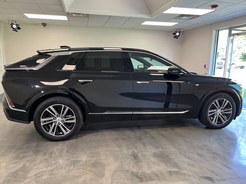 Certified 2024 Cadillac Lyriq Luxury w/ LPO, Floor Liner Package AWD/4WD image 8