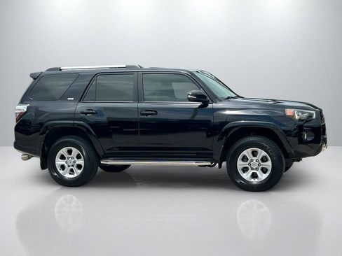 Used 2020 Toyota 4Runner SR5 Premium w/ Moonroof Package RWD image 4