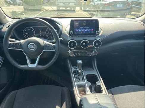 Used 2023 Nissan Sentra SV image 4