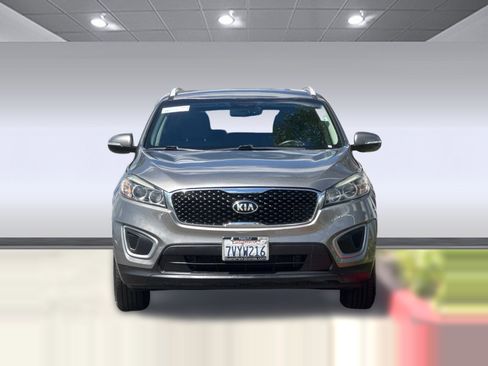 Used 2017 Kia Sorento LX w/ LX V6 Convenience Package FWD image 5