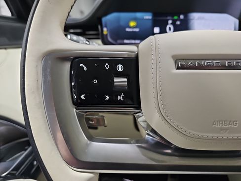 Certified 2025 Land Rover Range Rover SE AWD/4WD image 19