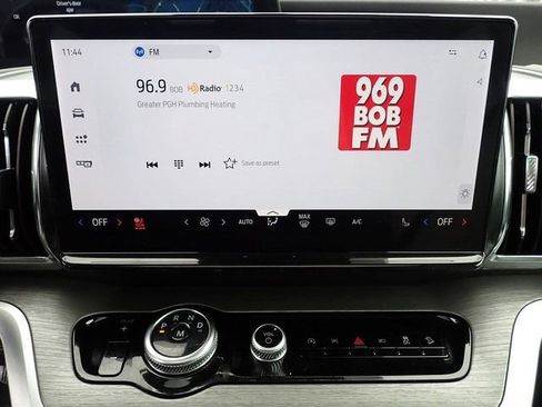 Certified 2025 Ford Expedition Max Platinum image 28