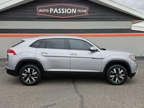 Used 2022 Volkswagen Atlas Cross Sport SE AWD/4WD image 6