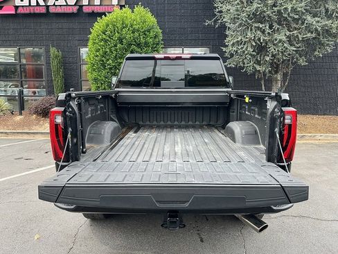 Used 2024 GMC Sierra 3500 Denali w/ Denali Reserve Package image 16