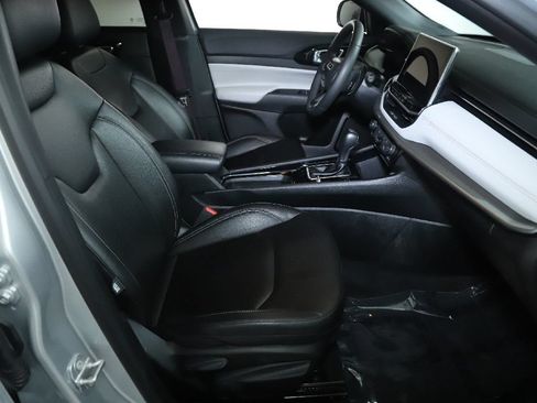 Used 2025 Jeep Compass Limited AWD/4WD image 34