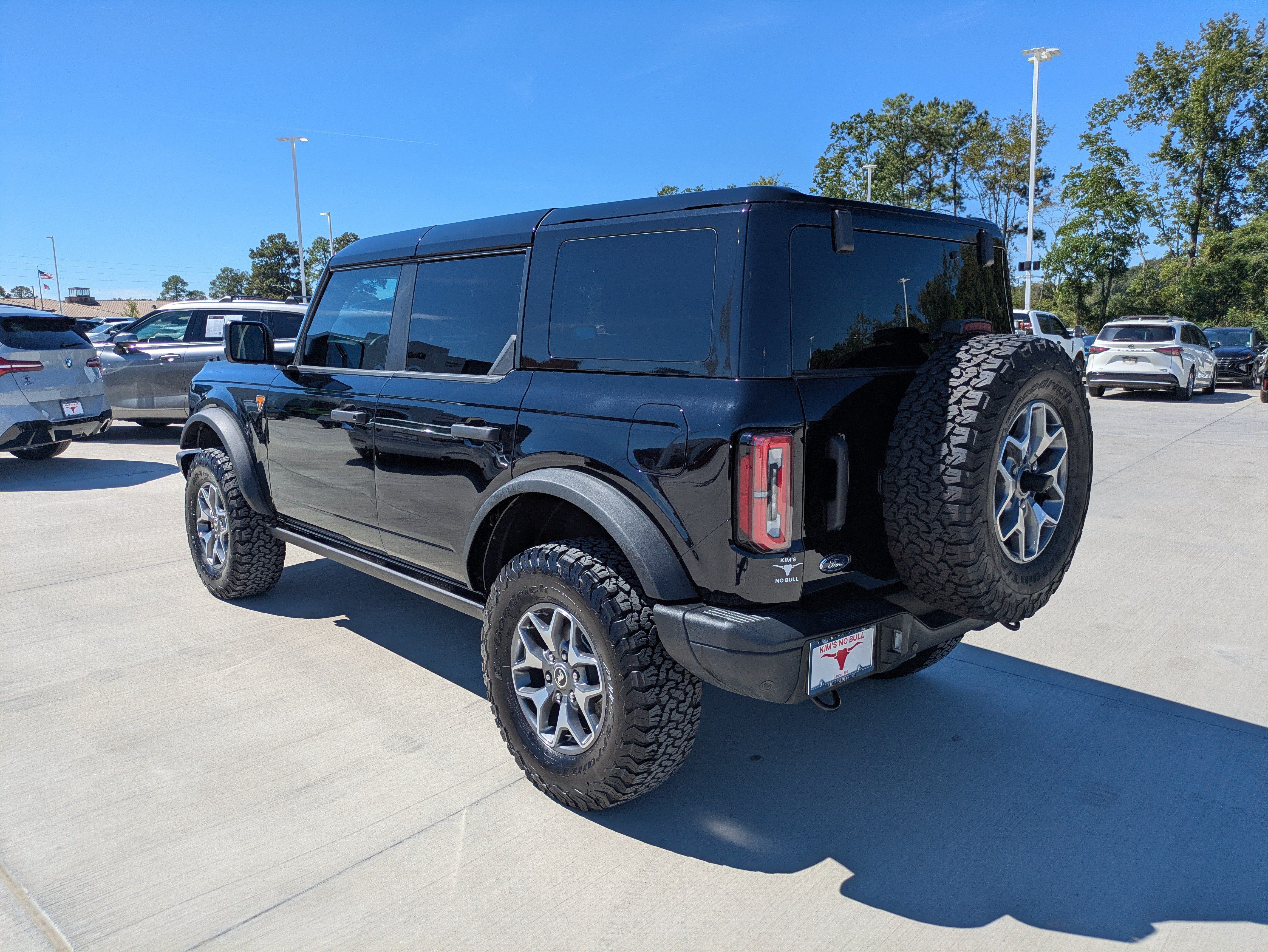 Used 2025 Ford Bronco Badlands AWD/4WD image 3