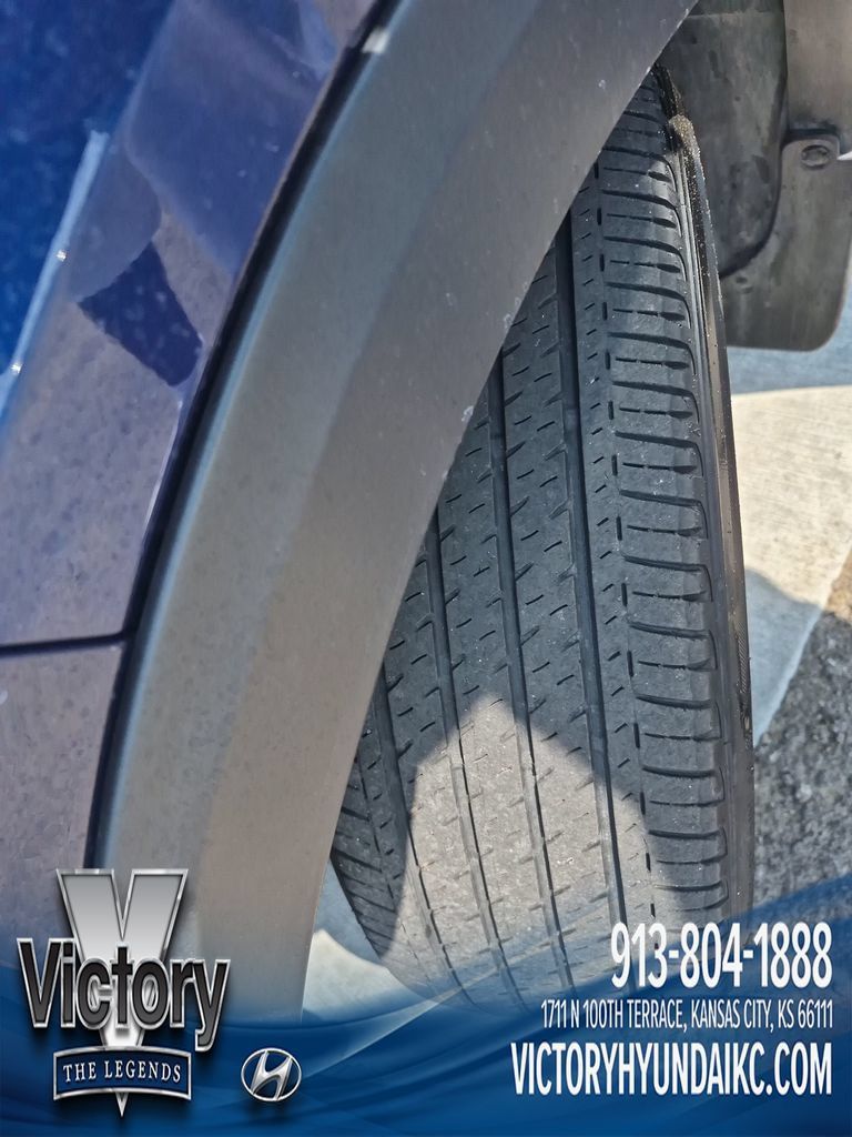 Used 2019 Nissan Kicks SR FWD image 26