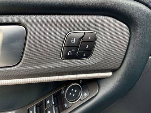 Used 2025 Ford Explorer ST-Line w/ ST-Line Street Pack image 28