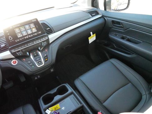 Certified 2026 Honda Odyssey EX-L image 11