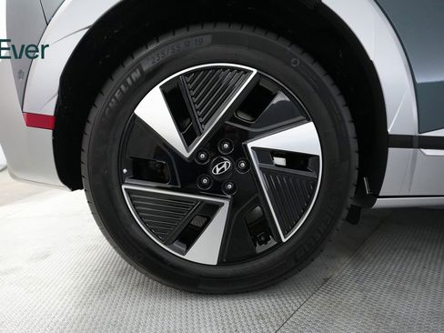Used 2025 Hyundai Ioniq 5 Limited image 17