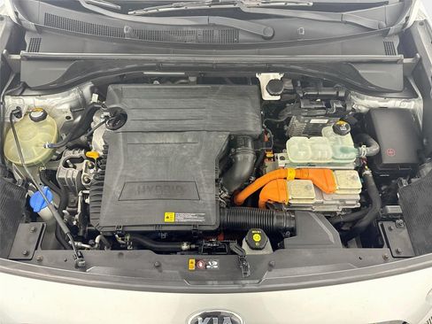 Used 2020 Kia Niro LXS FWD image 27
