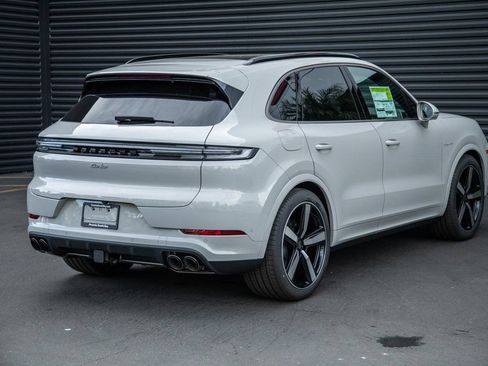 Used 2026 Porsche Cayenne Turbo AWD/4WD image 10