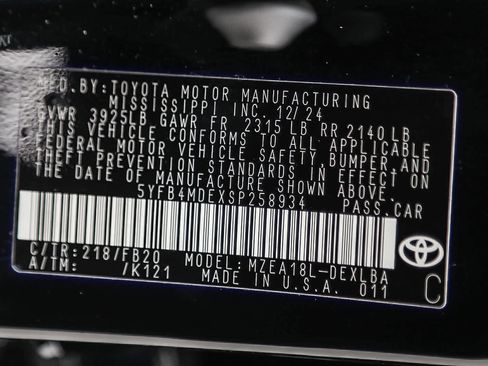 Certified 2025 Toyota Corolla LE image 28