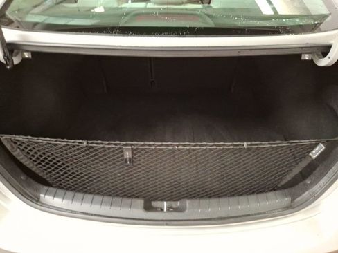 Used 2018 Hyundai Elantra SE image 11