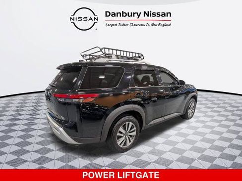 Certified 2023 Nissan Pathfinder SL w/ Lighting Package (N92) FWD image 4